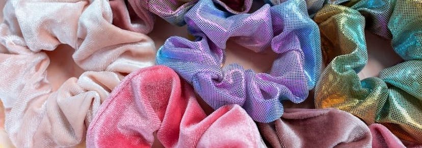 How to Make Scrunchies at Home: A Full Step-By-Step Guide guide cover image