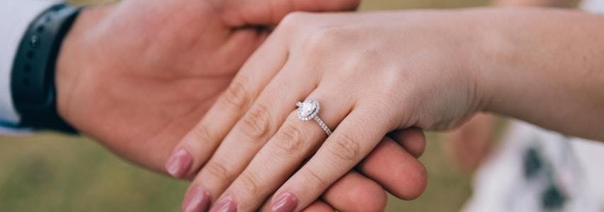 How Much to Spend on an Engagement Ring guide cover image